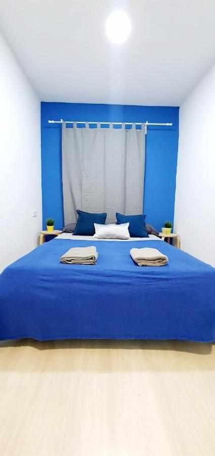 Hostal Urban Basic L’Hospitalet de Llobregat Zewnętrze zdjęcie