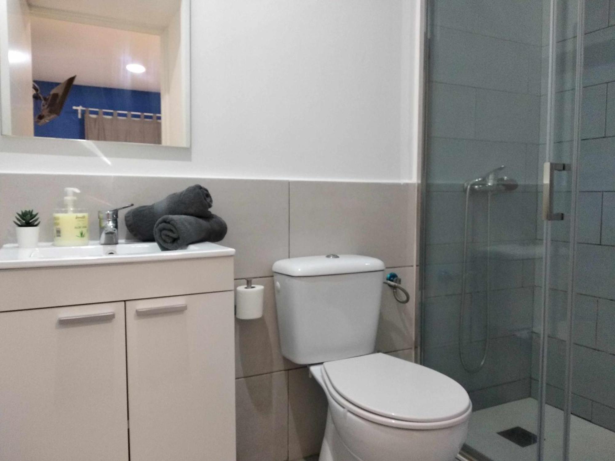 Hostal Urban Basic L’Hospitalet de Llobregat Pokój zdjęcie
